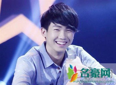 白举纲为什么不红 白举纲在中餐厅就很圈粉的