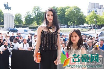 徐明的老婆是田海蓉吗 确定女儿的生父就是徐明吗?简直就是一个模子刻出来的