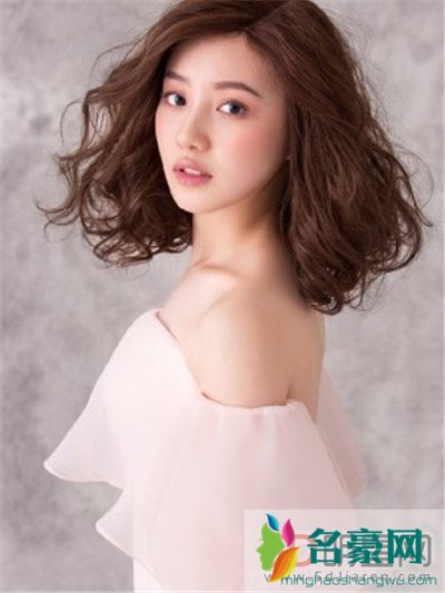 王鹤润为什么剃光头 剃头也被说勇气?典型的炒作,事先被说大牌过了再洗白