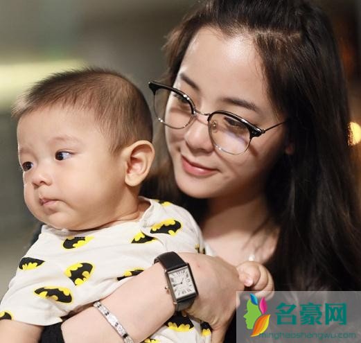 欧阳娜娜素颜亮相