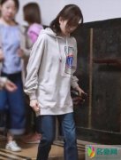 刘诗诗复工下班图 产后身材恢复速度让人惊讶