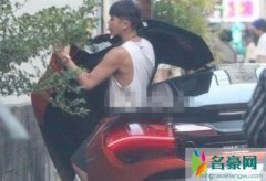 柯震东身材疑发福 一辆价值300万的跑车很是抢眼