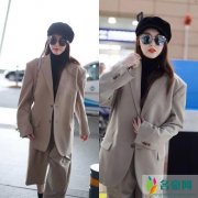 唐嫣西装配运动鞋 网友：衣服后是胶带吗？