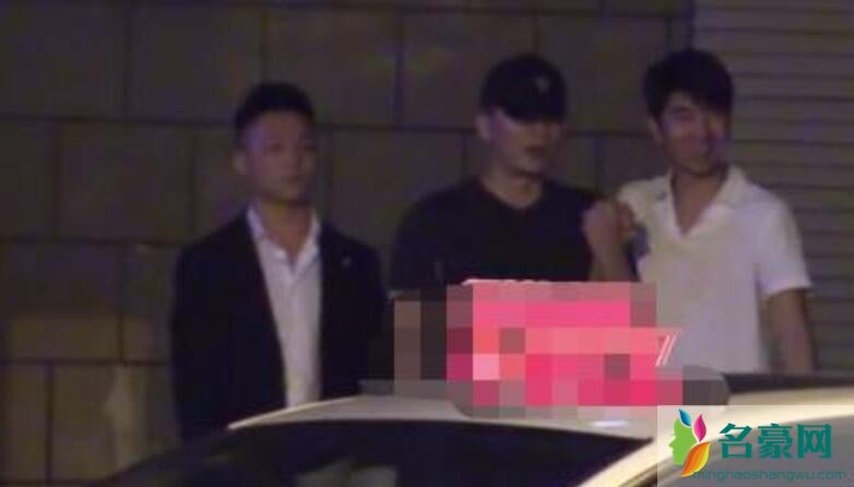 李晨深夜买醉