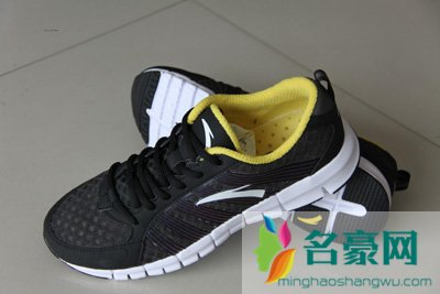 布鲁克斯慢跑鞋怎么样   Asics和brooks哪个跑鞋比较好