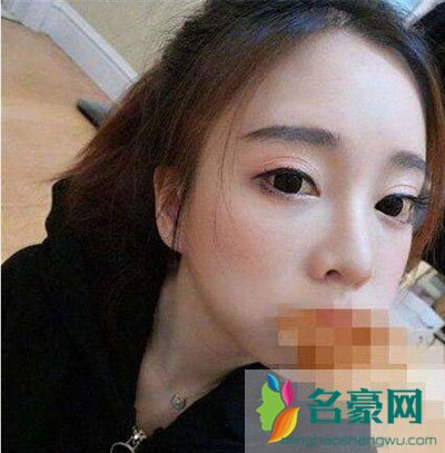 斗鱼一姐冯提莫大尺度直播走光过程 冯提莫为什么叫冯老师