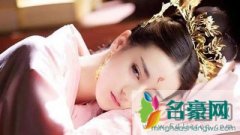 迪丽热巴的胸被鹿晗强吻? 在跑男里那么暧昧肯定会
