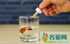 手上碘酒用什么能洗掉 碘酒有什么用处