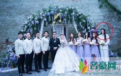 张靓颖伴娘团里的男人 范冰冰御用摄影师章元一雌