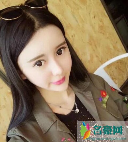 小G娜现身吴亦凡电影提前观影 接受采访称不想炒作