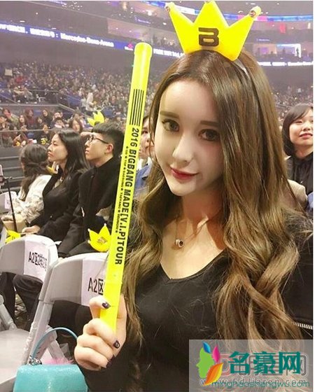 小G娜现身吴亦凡电影提前观影 接受采访称不想炒作