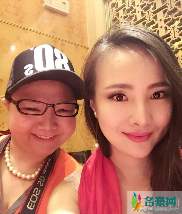 中国第一车模干露露资料及照片 干露露被人吸奶