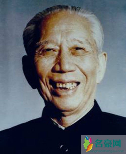 郭美美干爹都有谁 郭美美干爹王军王震照片简历