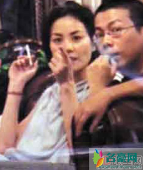 王菲为什么会生兔唇 吸烟比男人都厉害孩子会好才怪