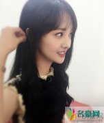 郑爽取出假体是真的吗 塞一块假体真心难受有时候