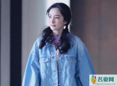 杨幂双马尾青春洋溢 衣服内衬细看暗藏美少女元素