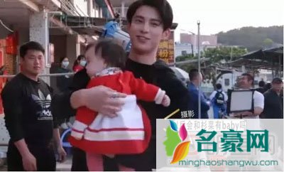 王鹤棣前女友是谁 王鹤棣整容前后照片对比