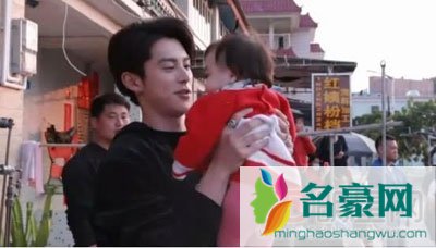 王鹤棣前女友是谁 王鹤棣整容前后照片对比