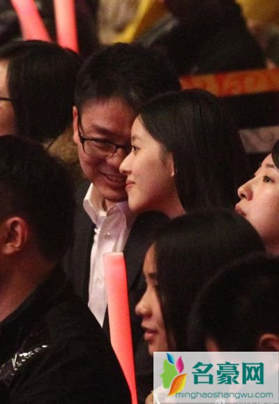 刘强东章泽天亲密照恋情 章泽天最新纽约照片