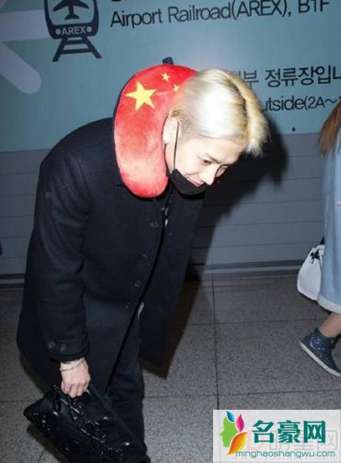 王嘉尔纠正周子瑜 对于艺人搞台独道歉是不会被原谅的