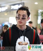 王鹤棣家庭背景是富二代吗 从性格还有穿衣风格大