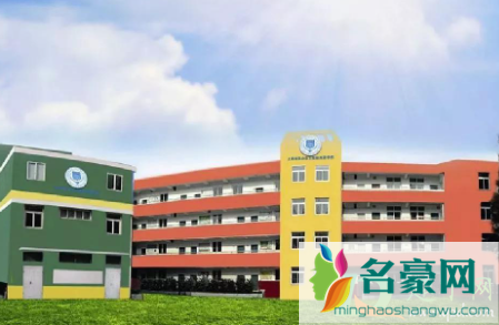 上海中小学暂停所有线下教学是真的吗3