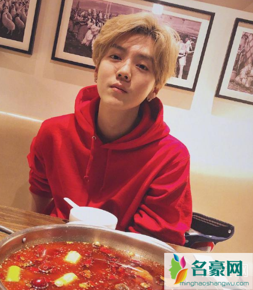 关晓彤为鹿晗庆生 鹿晗和关晓彤什么时候公布的恋情