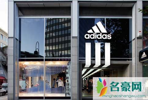 adidas贷款 €30 亿欧元周转 阿迪达斯和耐克哪个品牌好