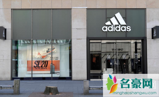 adidas贷款 €30 亿欧元周转 阿迪达斯和耐克哪个品牌好