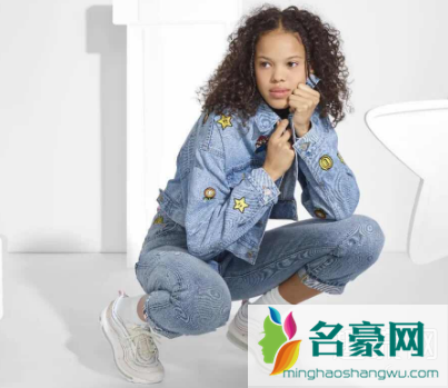 李维斯 x 超级马里奥联名释出 火了35年的游戏联名你会入手吗