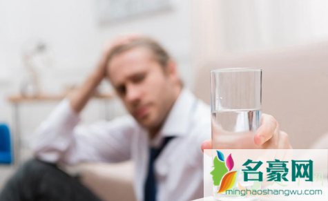 口干舌燥喝水也不解渴怎么办1