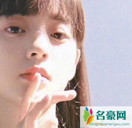和女生聊天怎么找话题不至于尬聊2