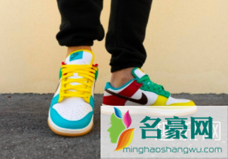 dunk low Free 99白鸳鸯上脚赏析 dunk low Free 99偏码吗