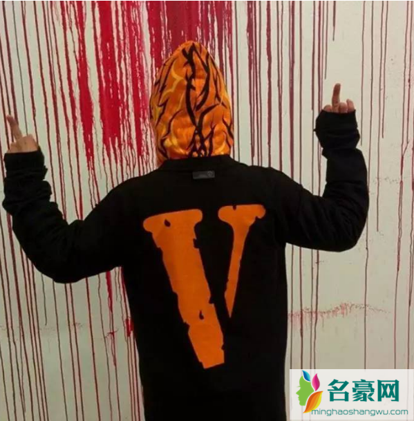 橙色大v是什么牌子 背后黑橙大v潮牌是VLONE吗