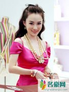 霍思燕刘青云手捧双乳被删减的裸戏 有色戒牛吗?想