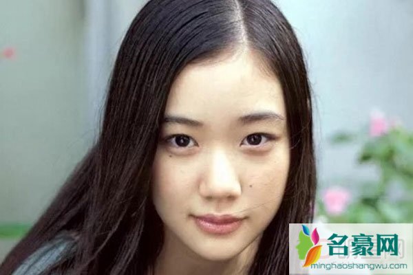 苍井优跟苍井空有关系吗 一个拍戏时不穿衣服,一个穿衣服