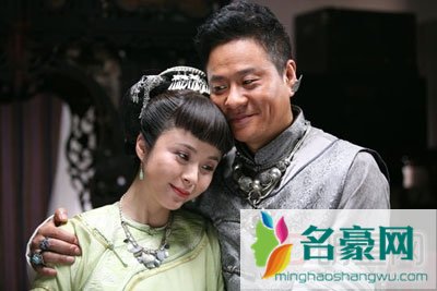 连奕名八卦黑料为何那么少 连奕名和杨若兮是怎么认识+相差多少岁