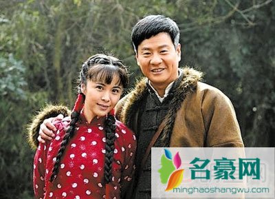 连奕名八卦黑料为何那么少 连奕名和杨若兮是怎么认识+相差多少岁