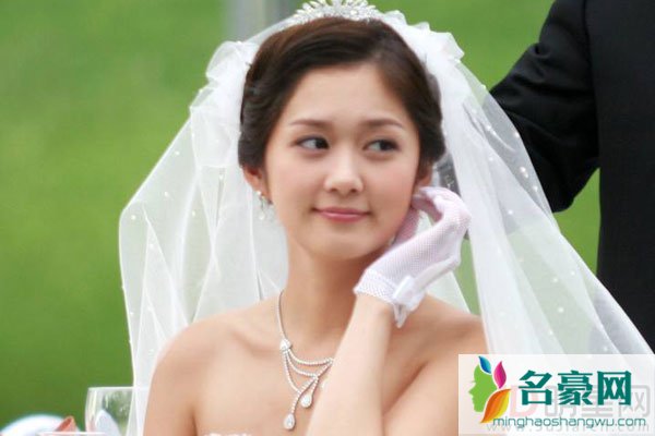 张娜拉现在怎么样了 张小姐是手头紧了来中国赚点小费?