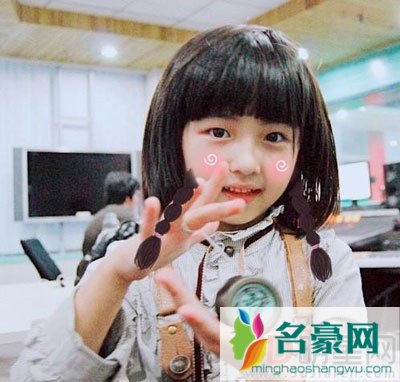 张子枫真实身高多高 是17岁该有的样子不整容自然美