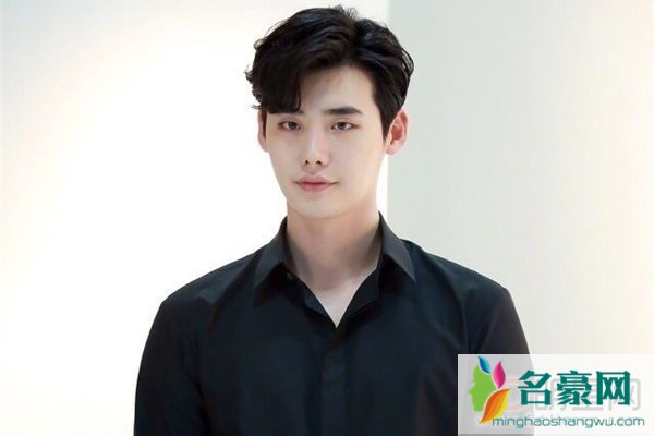 李钟硕暗恋林允儿4年了 暗恋都能被全世界人知道真厉害