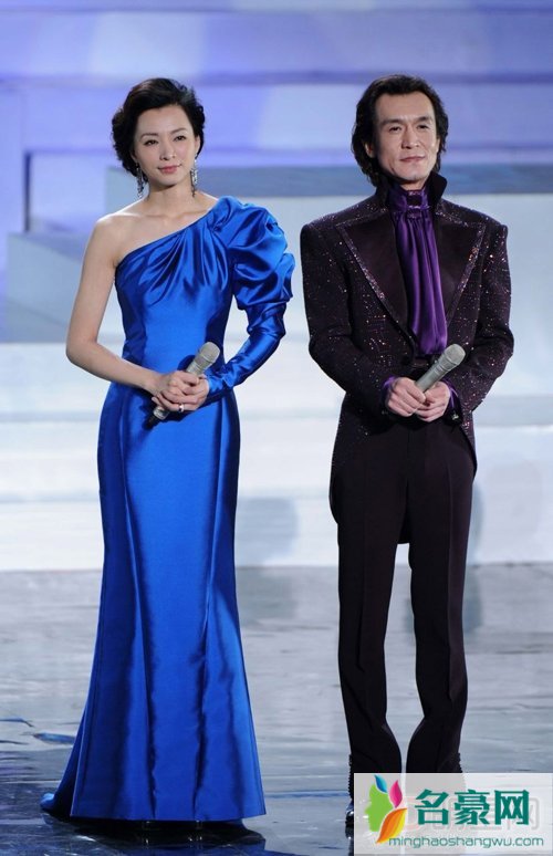 董卿为什么退出央视无缘春晚的原因 现在女主持界还有比董卿还优秀的吗
