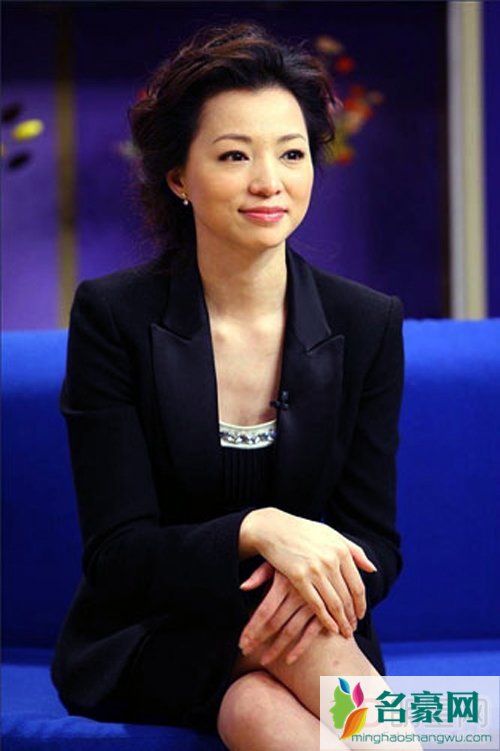 董卿为什么退出央视无缘春晚的原因 现在女主持界还有比董卿还优秀的吗