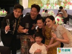 世贤参加品如婚礼 凌潇肃现身婚礼为新人祝福