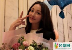 姚笛庆37岁生日 她无名指上的戒指也吸引了不少人