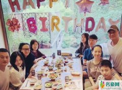 李亚鹏为李嫣庆生 父女二人生日会互动十分有爱