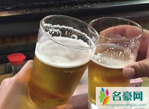 喝完啤酒总去厕所是肾不好吗 喝啤酒不排尿好不好2