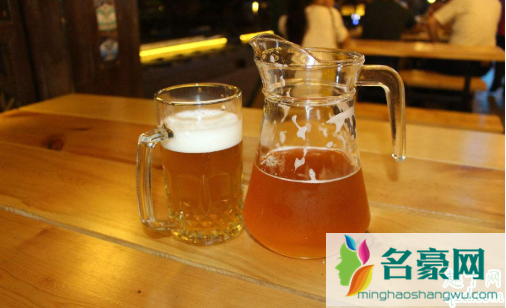 喝完啤酒总去厕所是肾不好吗 喝啤酒不排尿好不好3