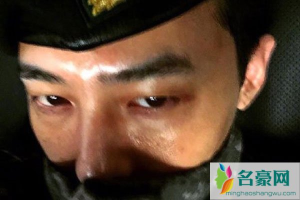 权志龙退伍后首发文 队伍解散他该怎么办