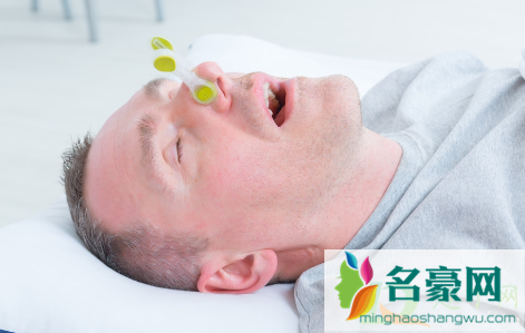 打呼噜的人为何吵不醒自己1